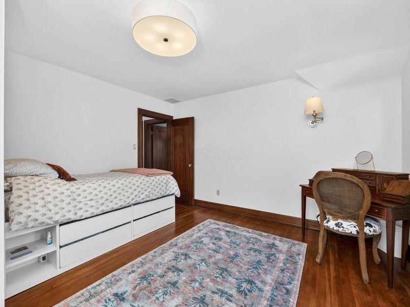 140 S Cassingham Road, Columbus, OH 43209 Photo 27