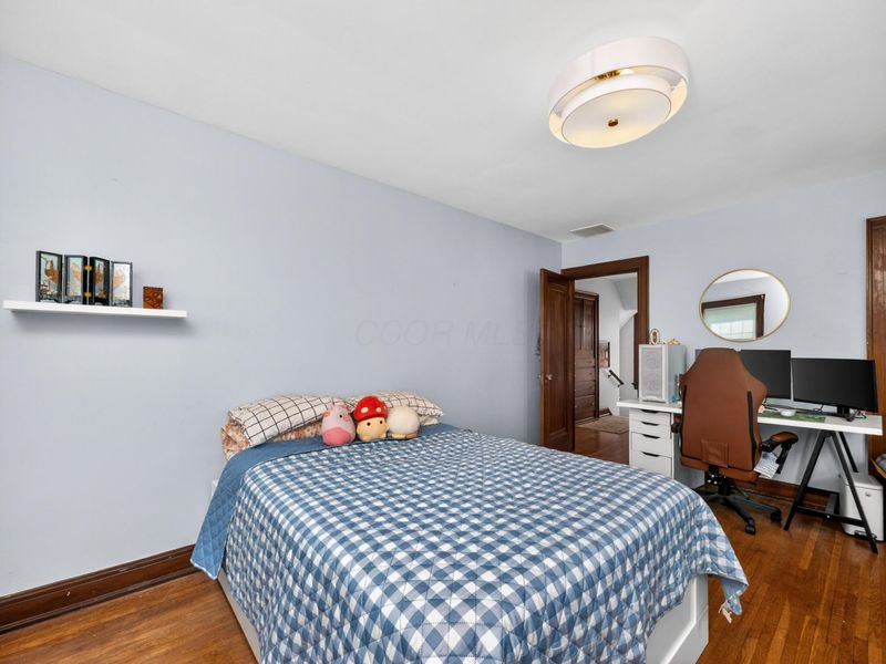 140 S Cassingham Road, Columbus, OH 43209 Photo 31