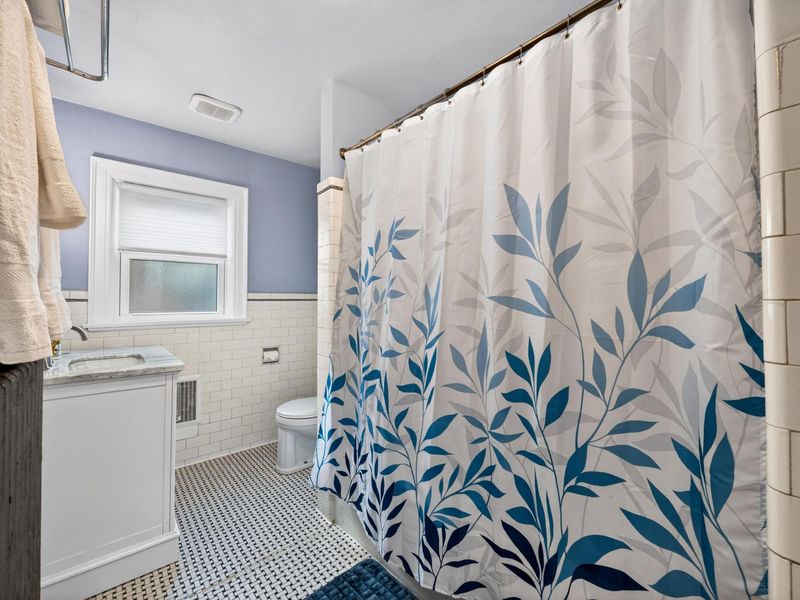 140 S Cassingham Road, Columbus, OH 43209 Photo 32