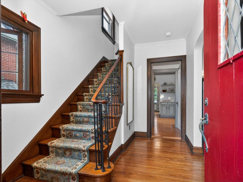 140 S Cassingham Road, Columbus, OH 43209 Photo 4