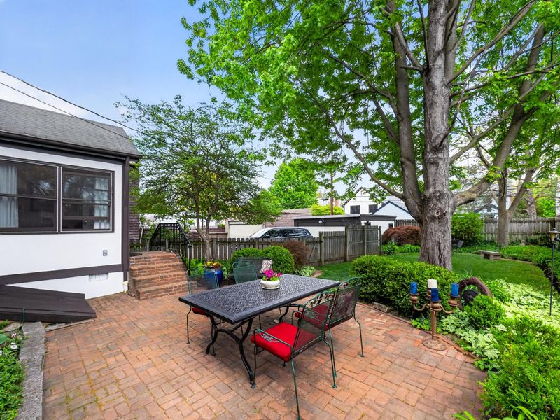 140 S Cassingham Road, Columbus, OH 43209 Photo 41