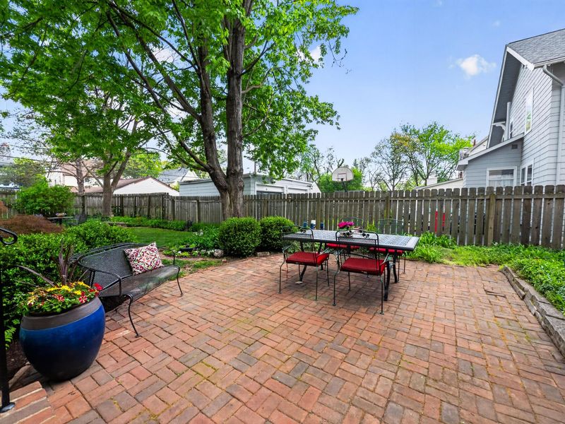 140 S Cassingham Road, Columbus, OH 43209 Photo 42