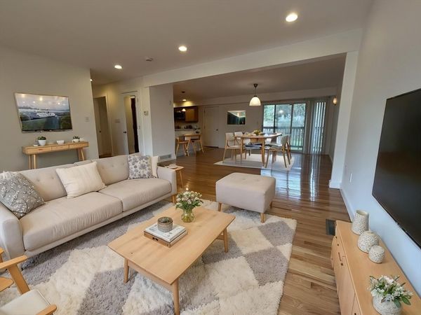 22-24 Broadlawn, Unit 22, Newton, MA 02467