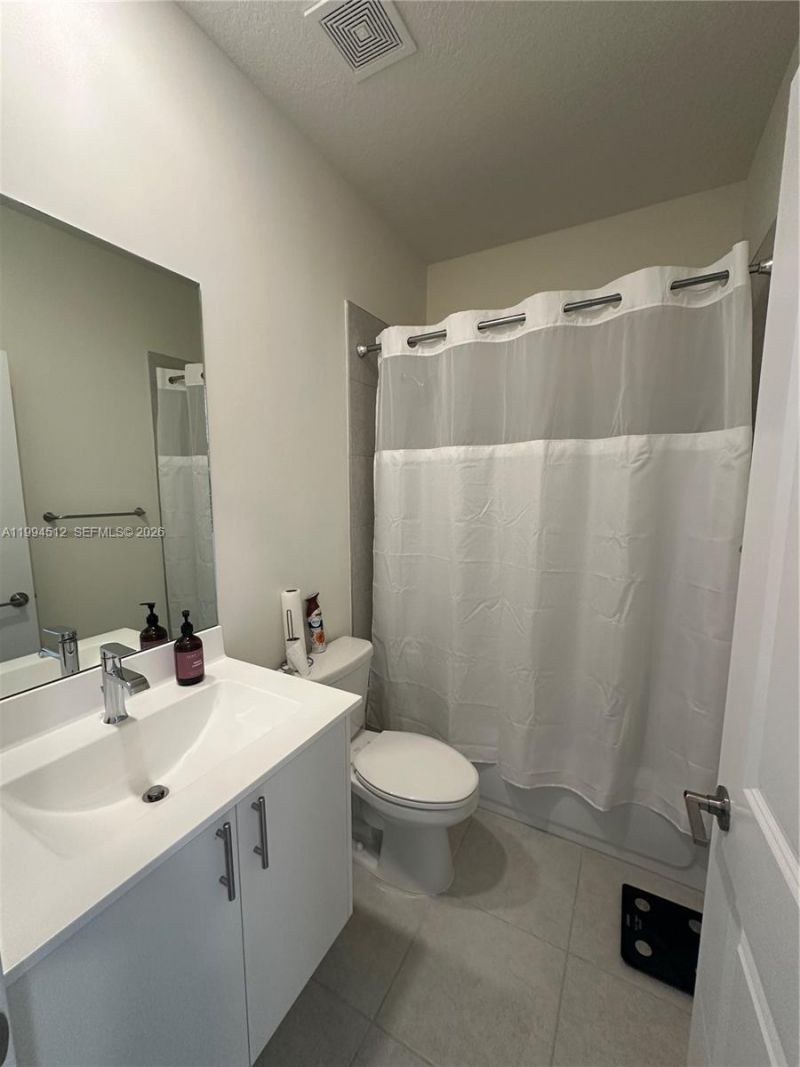 8001 NW 41st St, Unit F-113, Doral, FL 33166 Photo