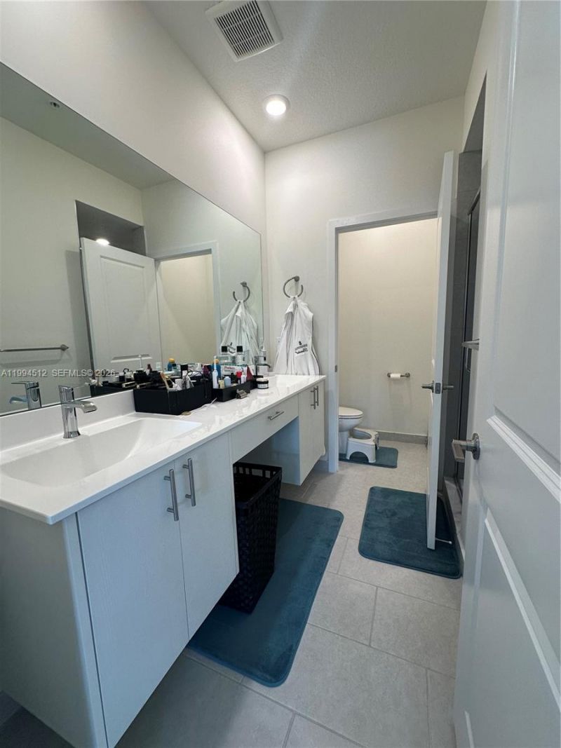 8001 NW 41st St, Unit F-113, Doral, FL 33166 Photo