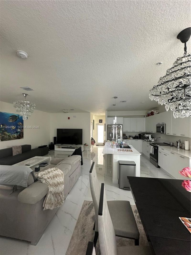 8001 NW 41st St, Unit F-113, Doral, FL 33166 Photo