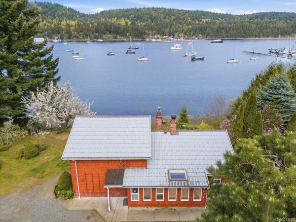 4911 Harbour View Rd, Ladysmith, BC V9G 1M7