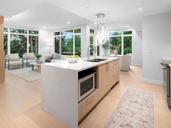 5229 Cordova Bay Rd , Unit 203, Saanich, BC V8Y 2L1