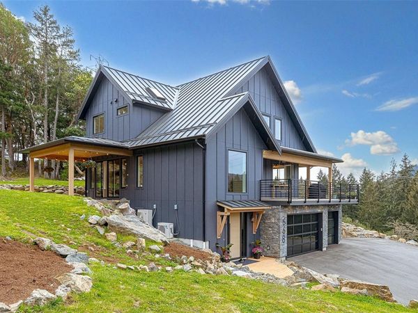 668 Southwood Dr, Highlands, BC V9B 6R9