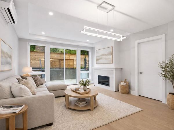 990 Doumac Ave , Unit 103, Saanich, BC V8Y 1M4