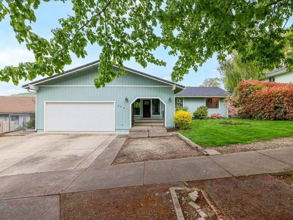 2981 Rosewood Street, Medford, OR 97504