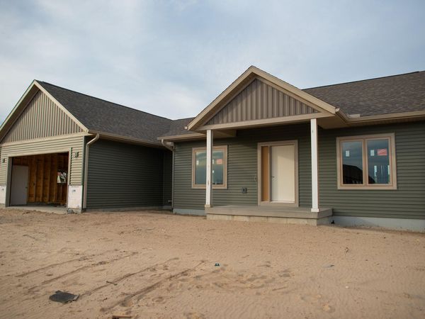2393 Hanson Pl W, Sparta, WI 54656