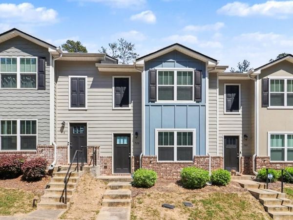 720 Keeshono Street , Union City, GA 30291