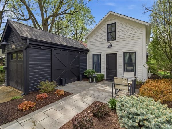 320 S 6th Street, Geneva, IL 60134