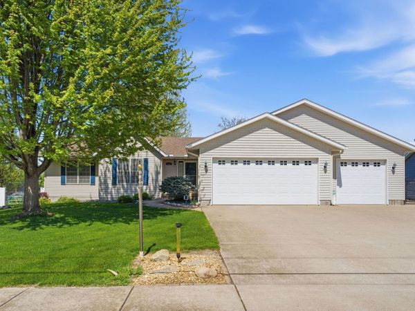 304 E Lauretta Street , Blue Grass, IA 52726