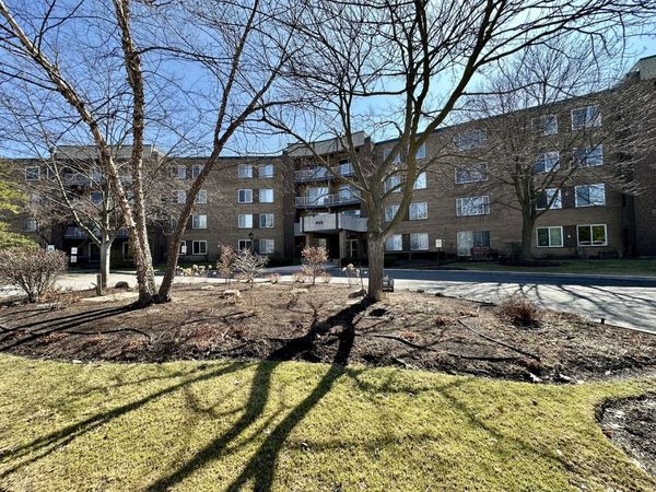 909 E Kenilworth Avenue , Unit 420, Palatine, IL 60074