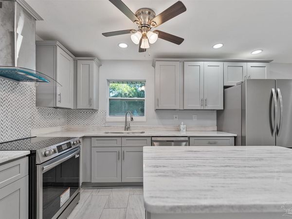 212 Shadow Lawn Ln, Pensacola, FL 32507