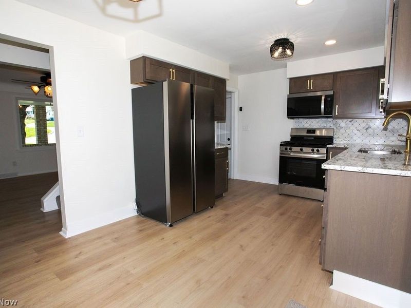 556 Idora Lane, Struthers, OH 44471 Photo 13