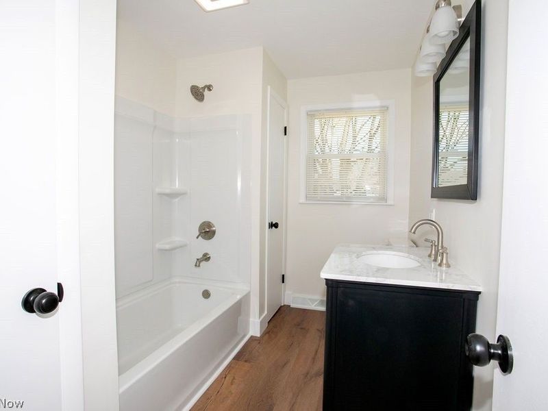 556 Idora Lane, Struthers, OH 44471 Photo 16