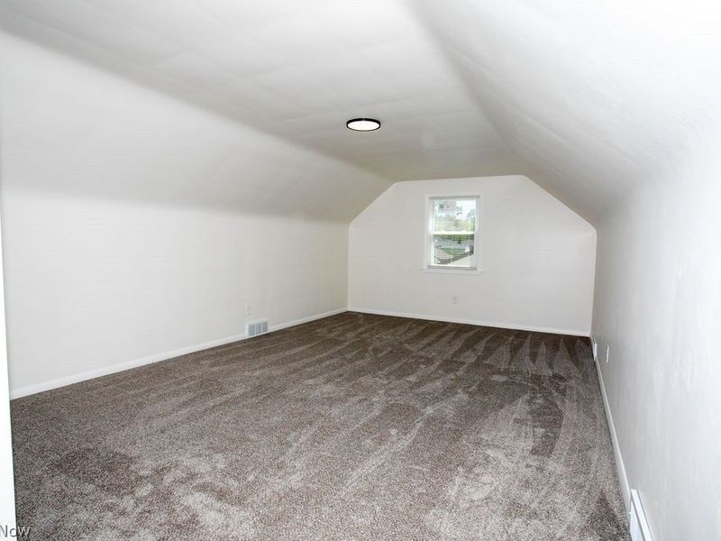 556 Idora Lane, Struthers, OH 44471 Photo 17