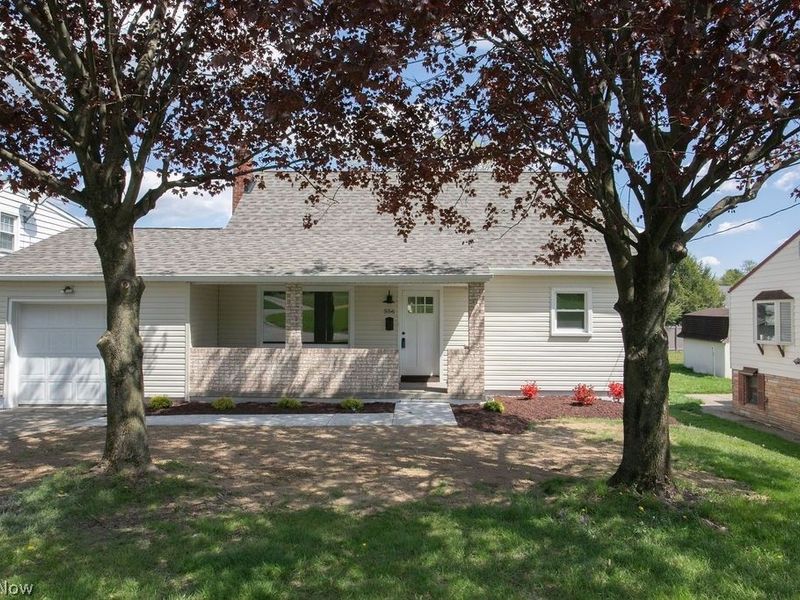 556 Idora Lane, Struthers, OH 44471 Photo 2