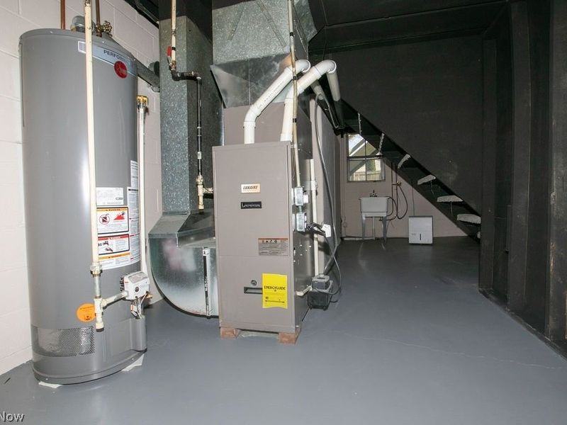 556 Idora Lane, Struthers, OH 44471 Photo 28