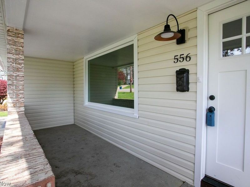 556 Idora Lane, Struthers, OH 44471 Photo 3
