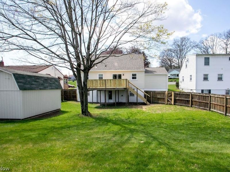 556 Idora Lane, Struthers, OH 44471 Photo 4