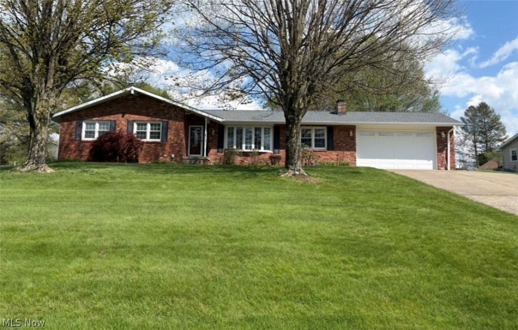 67541 Almar Lane W, St Clairsville, OH 43950