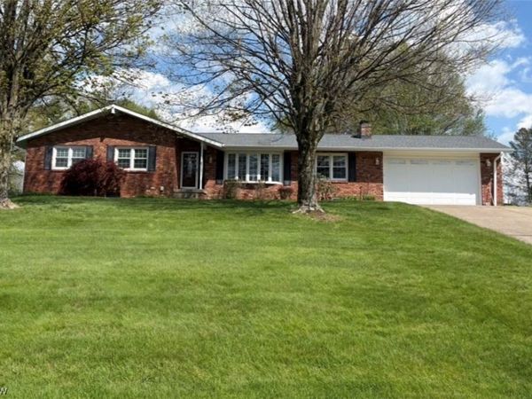 67541 Almar Lane W, St Clairsville, OH 43950