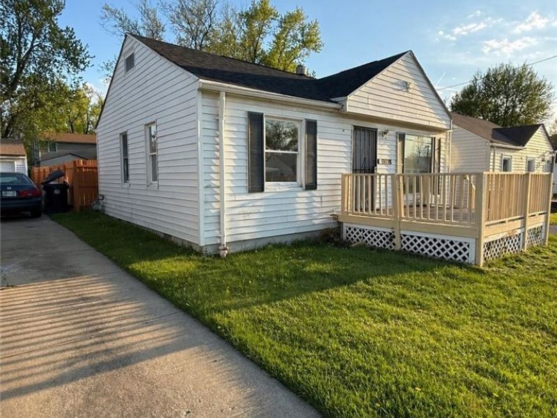 13517 Carrington Avenue , Cleveland, OH 44135 Photo 2