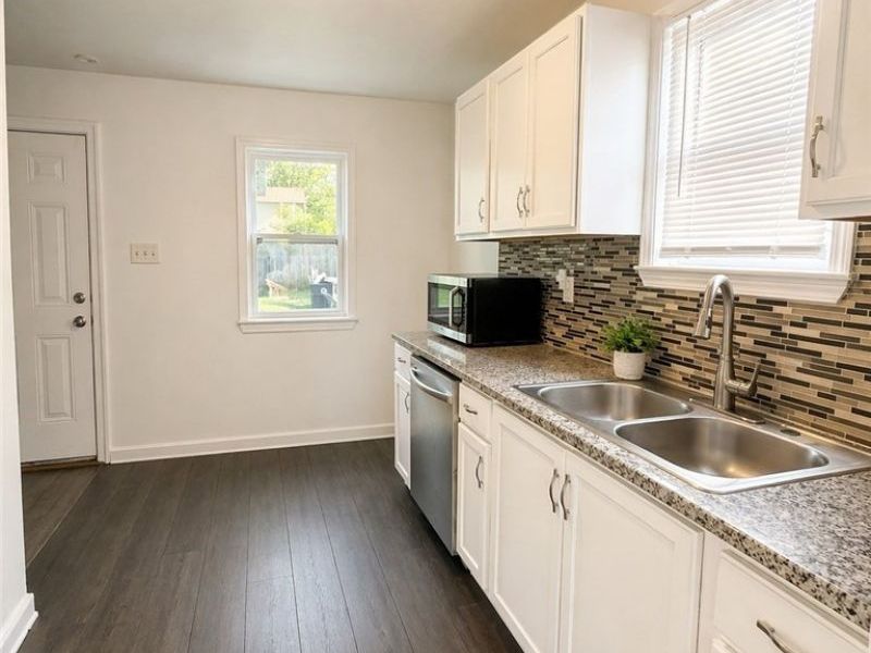 13517 Carrington Avenue , Cleveland, OH 44135 Photo 4