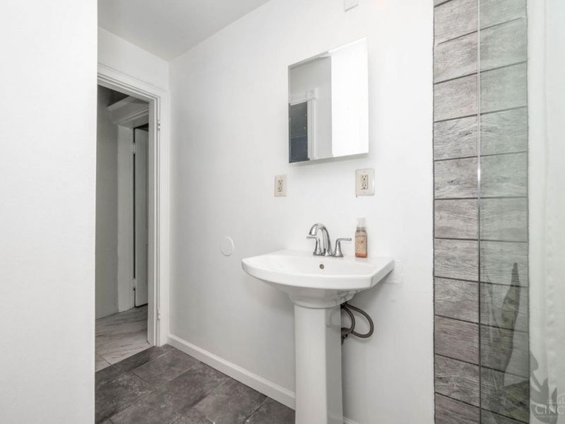 2693 Montana Avenue, Cincinnati, OH 45211 Photo 25