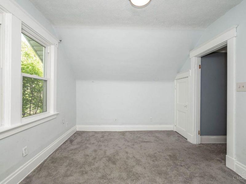 2693 Montana Avenue, Cincinnati, OH 45211 Photo 41