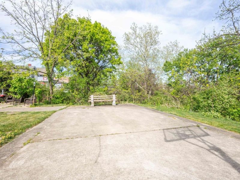 2693 Montana Avenue, Cincinnati, OH 45211 Photo 48