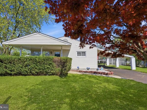 14 DEWBERRY LANE, LEVITTOWN, PA 19055