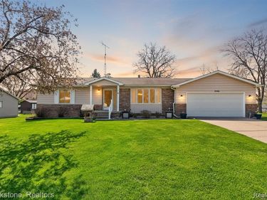 1086 Risecliff Drive, Grand Blanc Twp, MI 48439