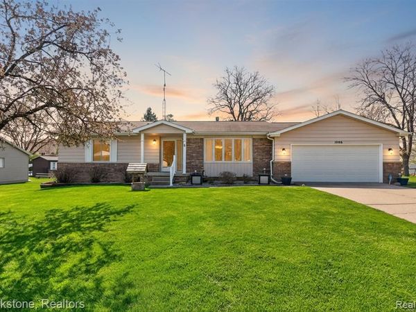 1086 Risecliff Drive, Grand Blanc Twp, MI 48439