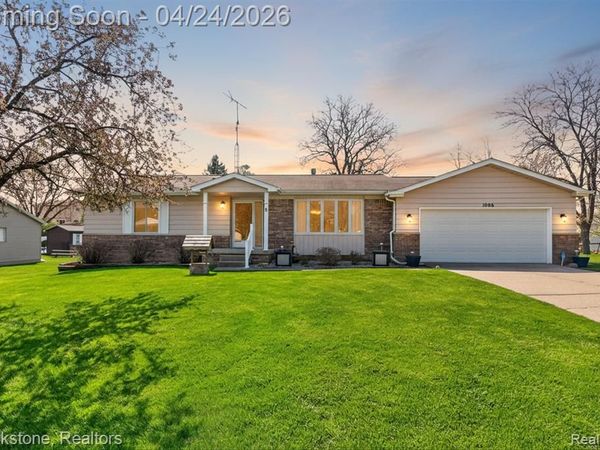 1086 Risecliff Drive, Grand Blanc Twp, MI 48439