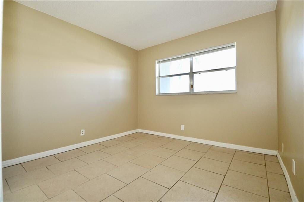 9915 Sandalfoot Boulevard, Unit 408, Boca Raton, FL 33428 Photo