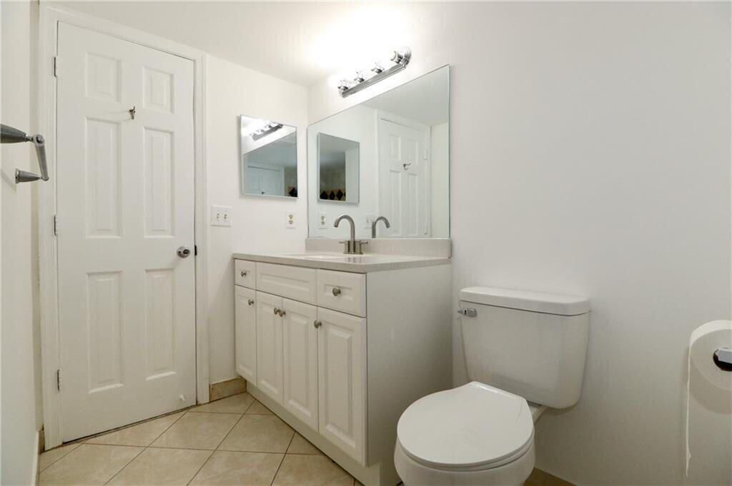 9915 Sandalfoot Boulevard, Unit 408, Boca Raton, FL 33428 Photo