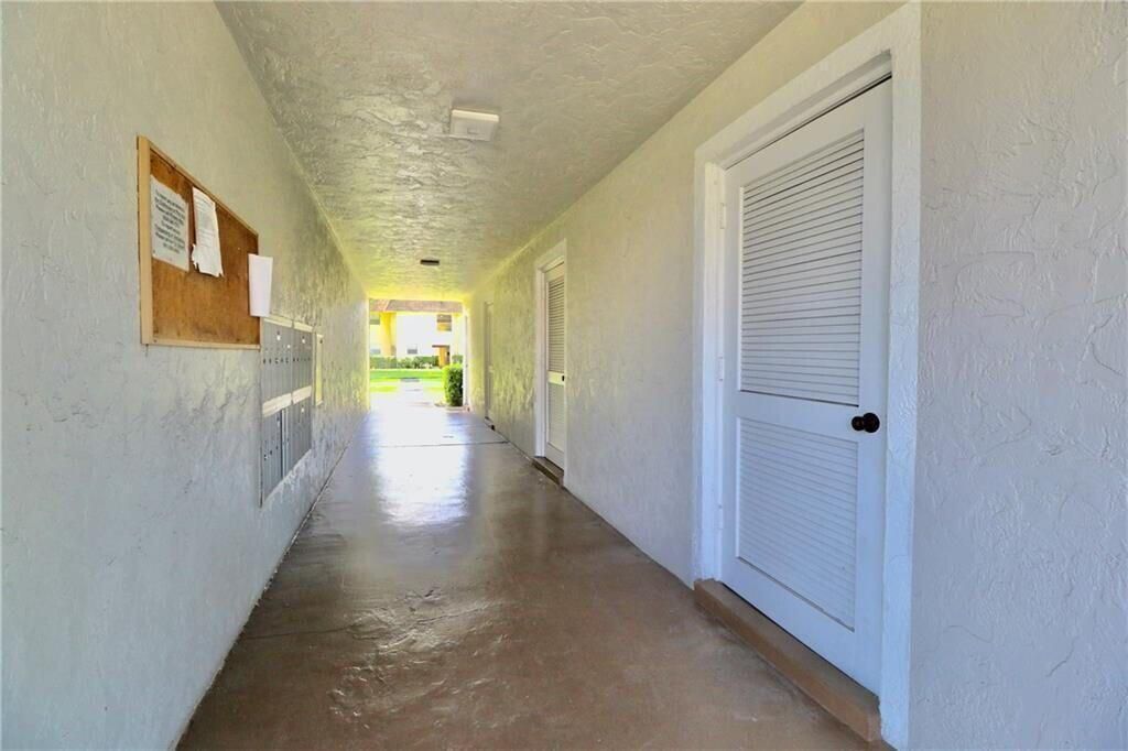 9915 Sandalfoot Boulevard, Unit 408, Boca Raton, FL 33428 Photo