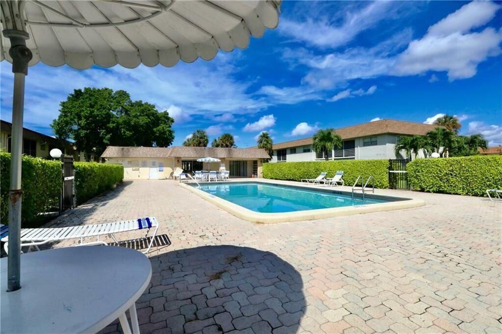 9915 Sandalfoot Boulevard, Unit 408, Boca Raton, FL 33428 Photo
