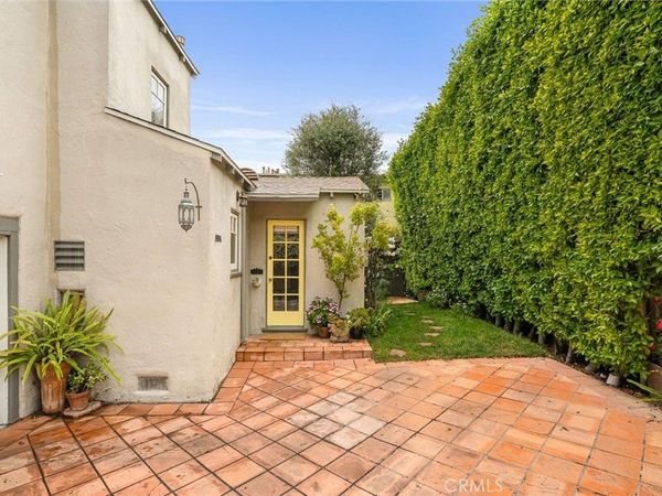 5130 1/2 W 20th, Los Angeles, CA 90016