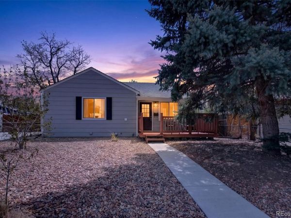 920 Moline Street , Aurora, CO 80010