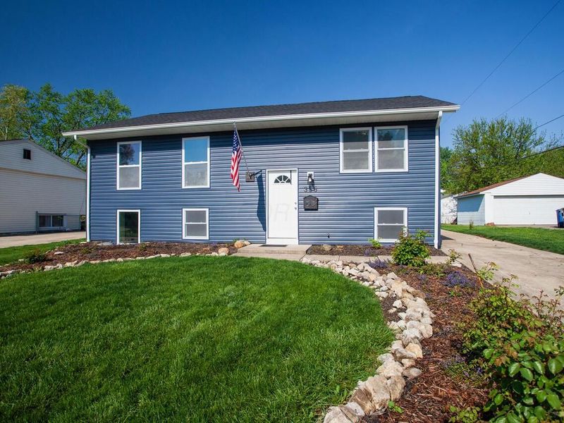 355 Baroness Way, Columbus, OH 43230 Photo 2