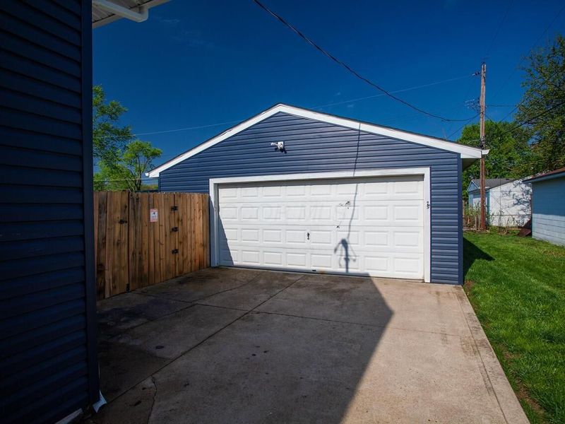 355 Baroness Way, Columbus, OH 43230 Photo 9