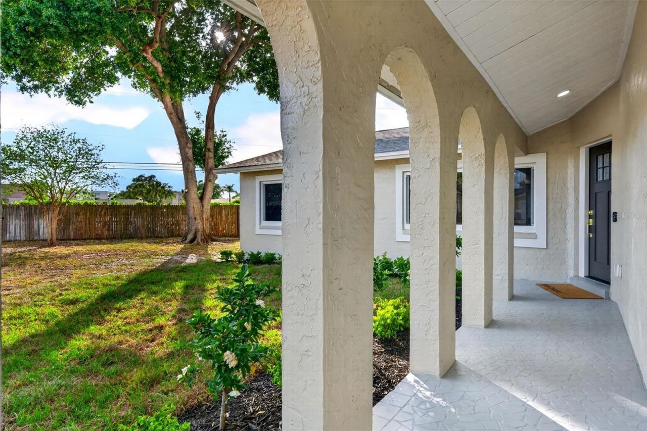 7833 Bristol Court, Saint Petersburg, FL 33709 Photo