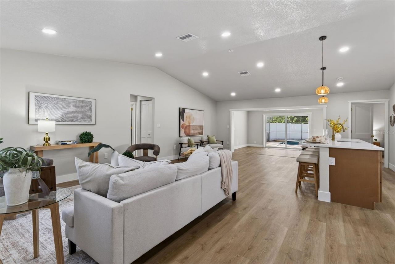 7833 Bristol Court, Saint Petersburg, FL 33709 Photo