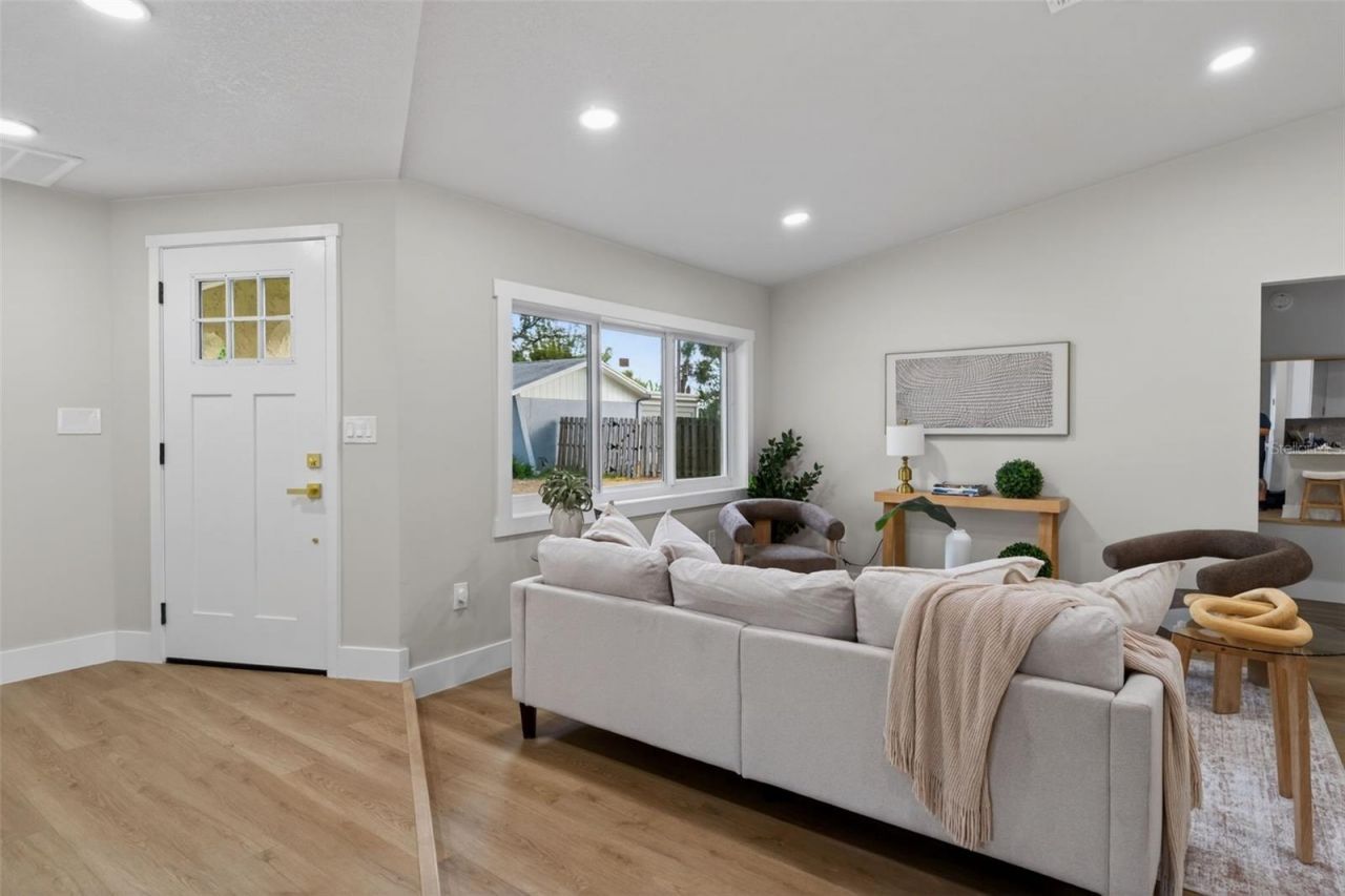 7833 Bristol Court, Saint Petersburg, FL 33709 Photo